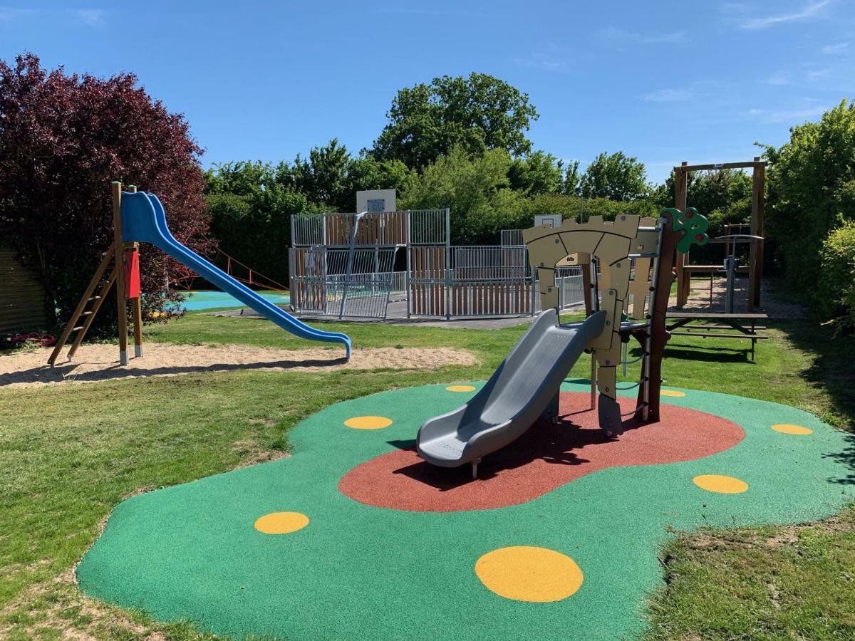 Camping Le Rouge Gorge **** 10' Puy Du Fou Saint-Laurent-sur-Sèvre Eksteriør bilde